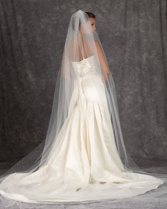 9890 - Cheron's Bridal, Veil